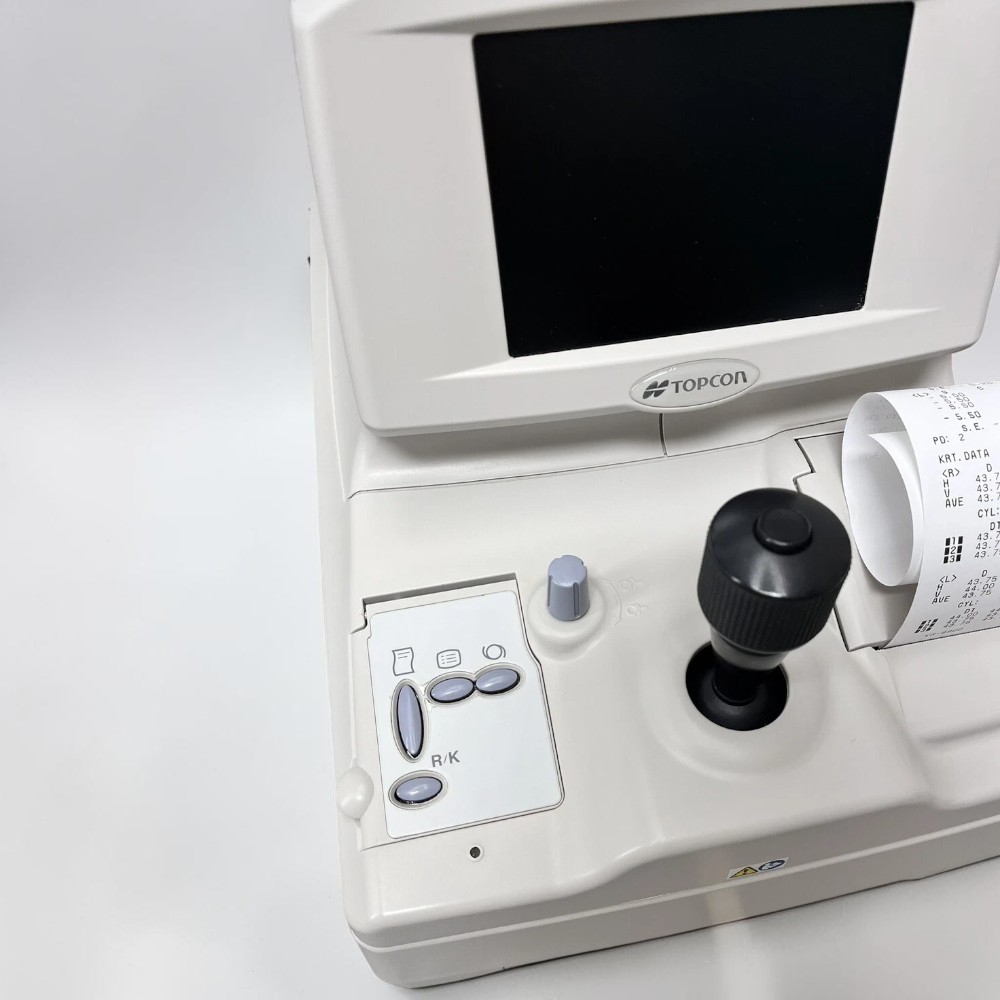 Topcon KR-8900 Autorefractor Keratometer - Used 2 Topcon KR-8900 Autorefractor Keratometer - Used – Front View