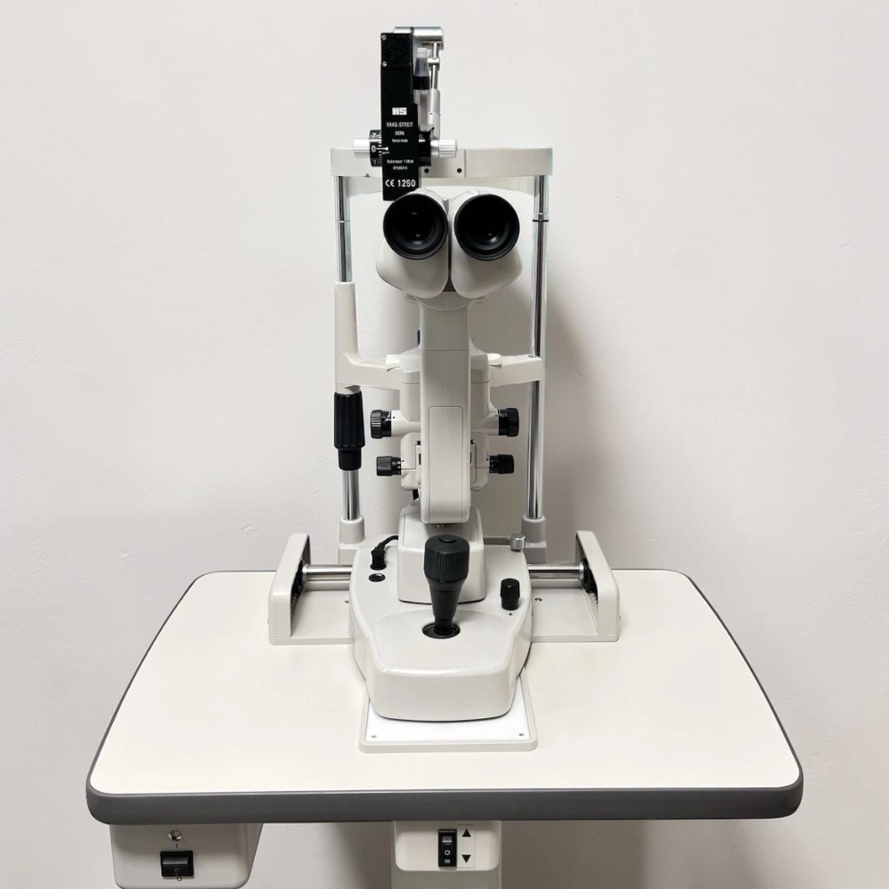Topcon SL-D2 Slit Lamp w/ Haag Streit 870 Tonometer, Electric Table - Used 2 Topcon SL-D2 Slit Lamp w/ Haag Streit 870 Tonometer, Electric Table - Used - Image 2