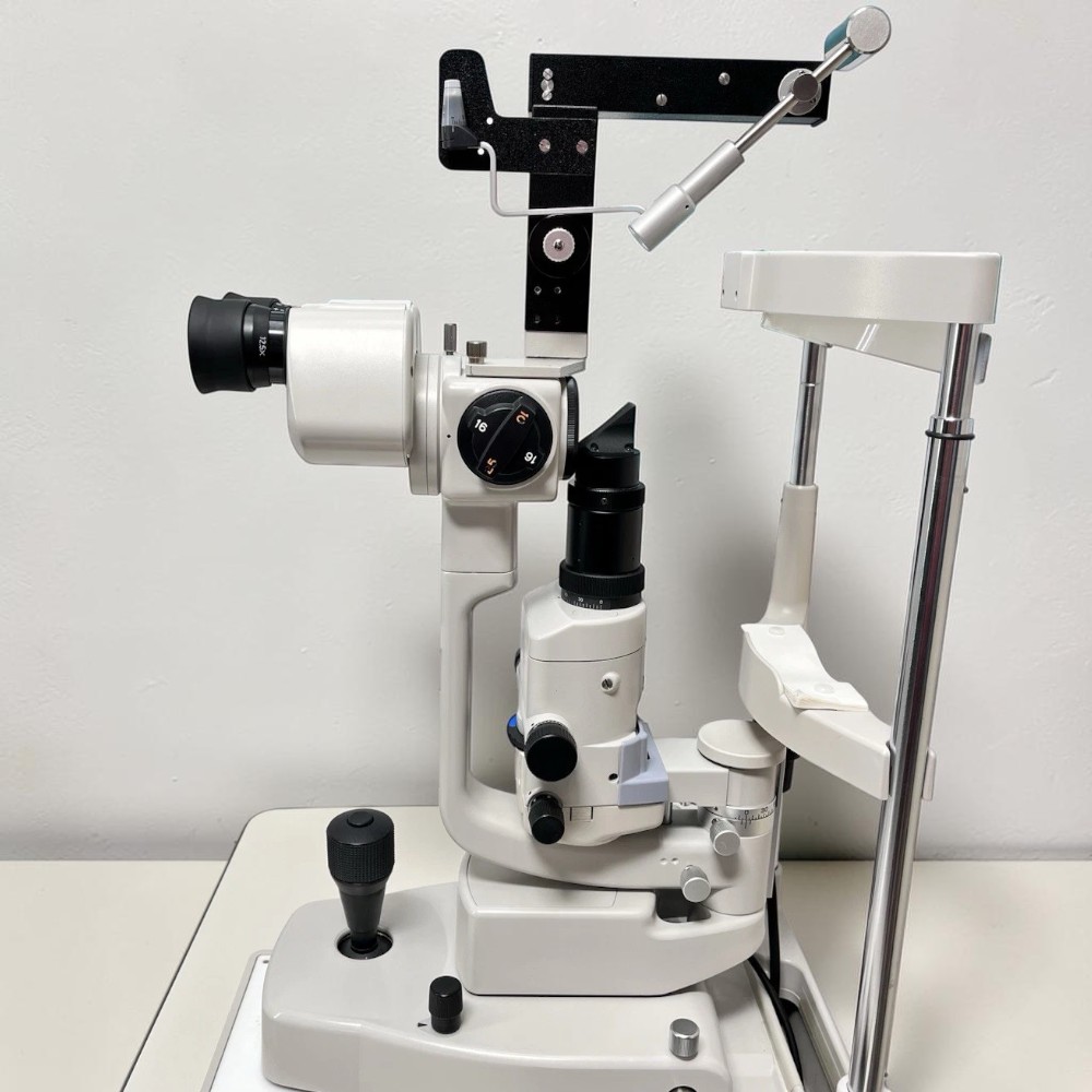 Topcon SL-D2 Slit Lamp w/ Haag Streit 870 Tonometer, Electric Table - Used 5 Topcon SL-D2 Slit Lamp w/ Haag Streit 870 Tonometer, Electric Table - Used - Image 5