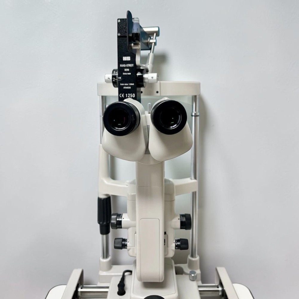 Topcon SL-D2 Slit Lamp w/ Haag Streit 870 Tonometer - Used 10 Topcon SL-D2 Slit Lamp w/ Haag Streit 870 Tonometer - Used – Detail View 6