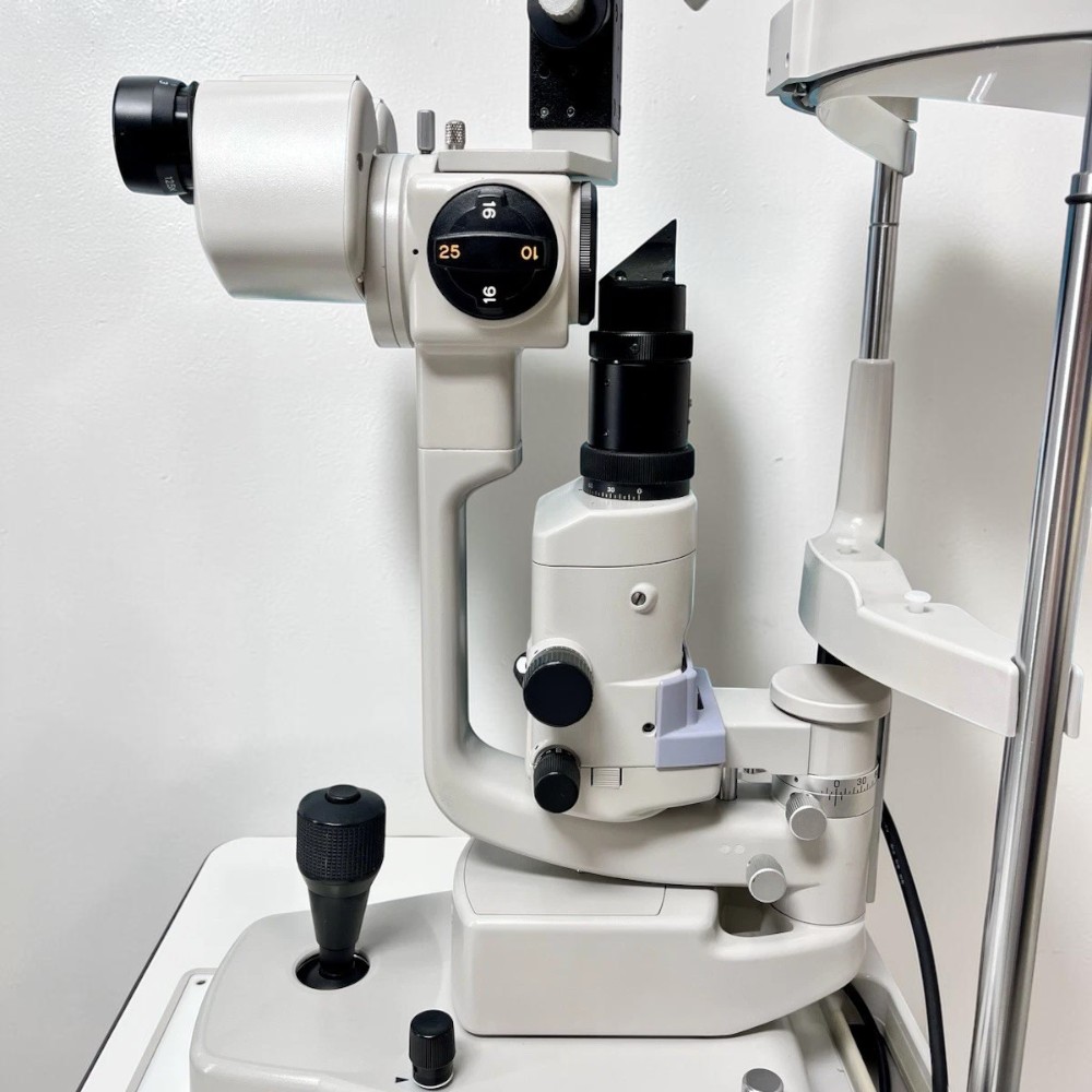 Topcon SL-D2 Slit Lamp w/ Haag Streit 870 Tonometer - Used 3 Topcon SL-D2 Slit Lamp w/ Haag Streit 870 Tonometer - Used – Side View