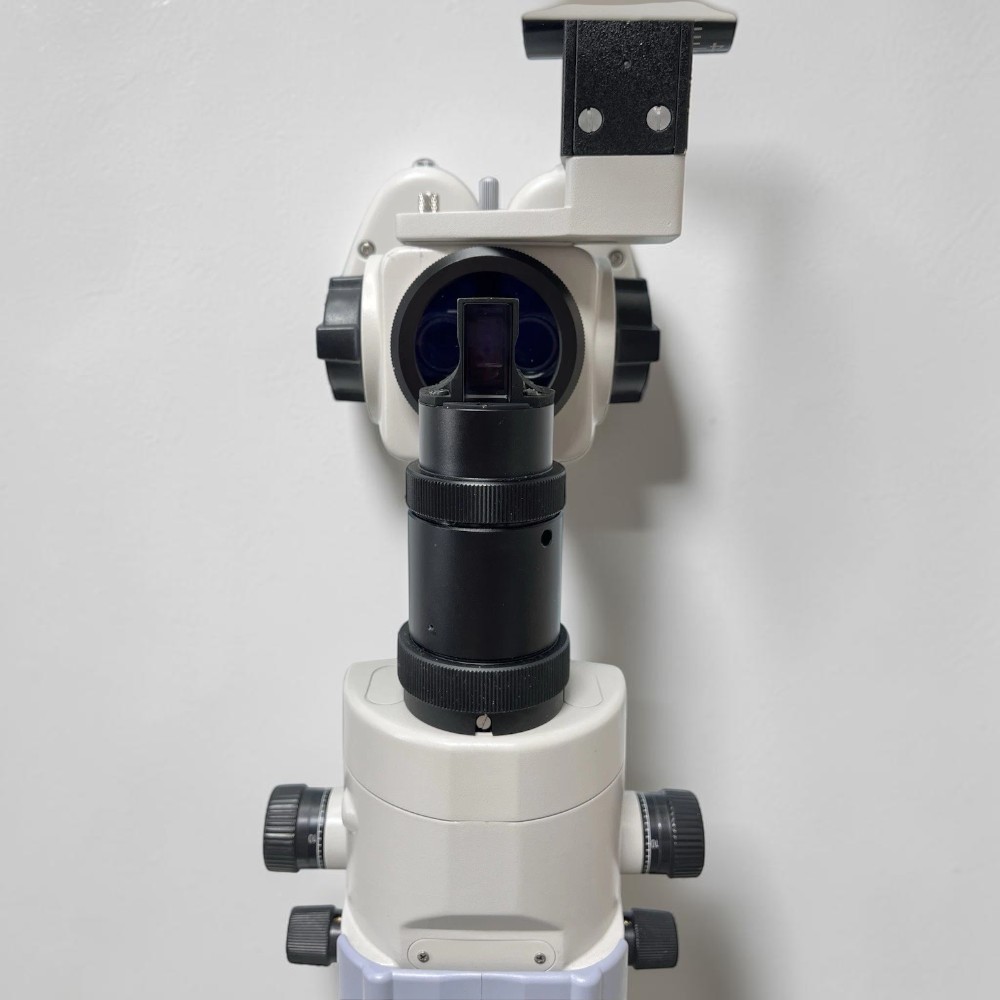Topcon SL-D2 Slit Lamp w/ Haag Streit 870 Tonometer - Used 5 Topcon SL-D2 Slit Lamp w/ Haag Streit 870 Tonometer - Used – Detail View 1