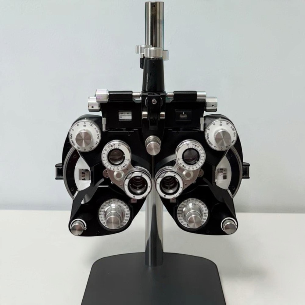 Marco RT-700 Minus Cylinder Illuminated Phoropter/ Phoroptor - Used 2 Marco RT-700 Minus Cylinder Illuminated Phoropter/ Phoroptor - Used – Front View