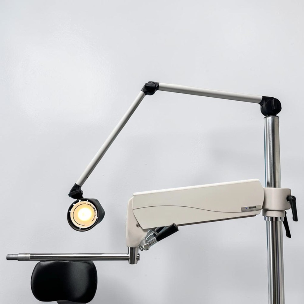 Reliance FX920 Power Tilt Ophthalmic Auto Exam Chair w/ 7900 Stand - Used 3 Reliance FX920 Power Tilt Ophthalmic Auto Exam Chair w/ 7900 Stand - Used – Side View