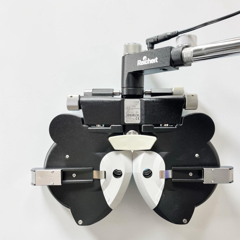 Reliance Lane: FX920 Power Tilt Auto Chair, 7900 Stand w/ Slit Lamp, Phoropter - Used 4 Reliance Lane: FX920 Power Tilt Auto Chair, 7900 Stand w/ Slit Lamp, Phoropter - Used – Rear View