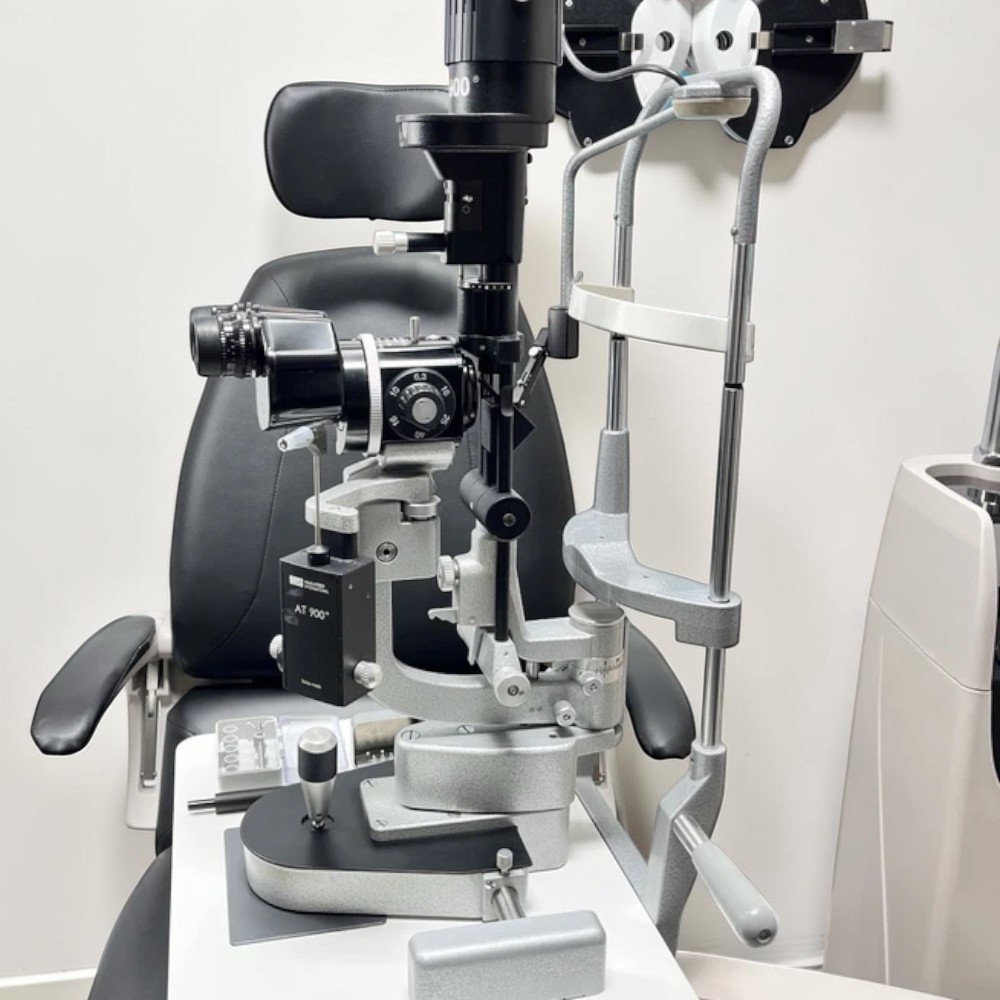 Reliance Lane: FX920 Power Tilt Auto Chair, 7900 Stand w/ Slit Lamp, Phoropter - Used 7 Reliance Lane: FX920 Power Tilt Auto Chair, 7900 Stand w/ Slit Lamp, Phoropter - Used – Detail View 3