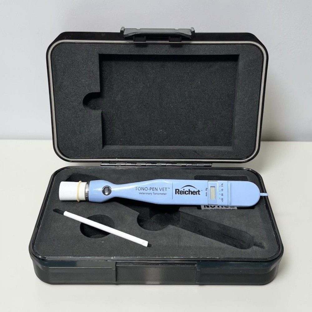 Reichert Tono-Pen VET Veterinary Tonometer w/ Case - Used in stock at Digital Eye Center