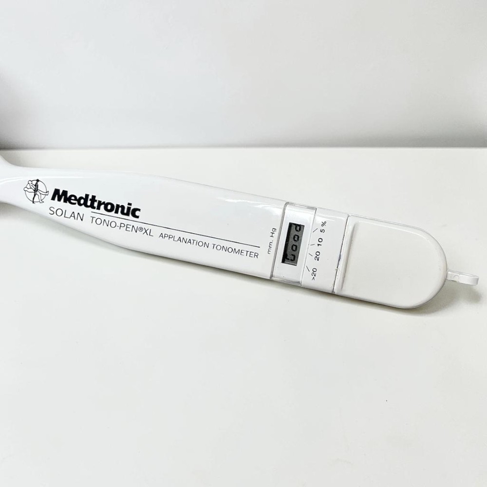Medtronic Solan XL Applanation Tonometer / Tono-Pen with Case - Used 2 Medtronic Solan XL Applanation Tonometer / Tono-Pen with Case - Used - Image 2