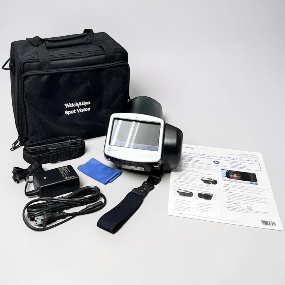 Welch Allyn/ Hillrom VS100 Spot Vision Screener w/ Carrying Case 8 Welch Allyn Hillrom VS100 spot vision screener brand new front view