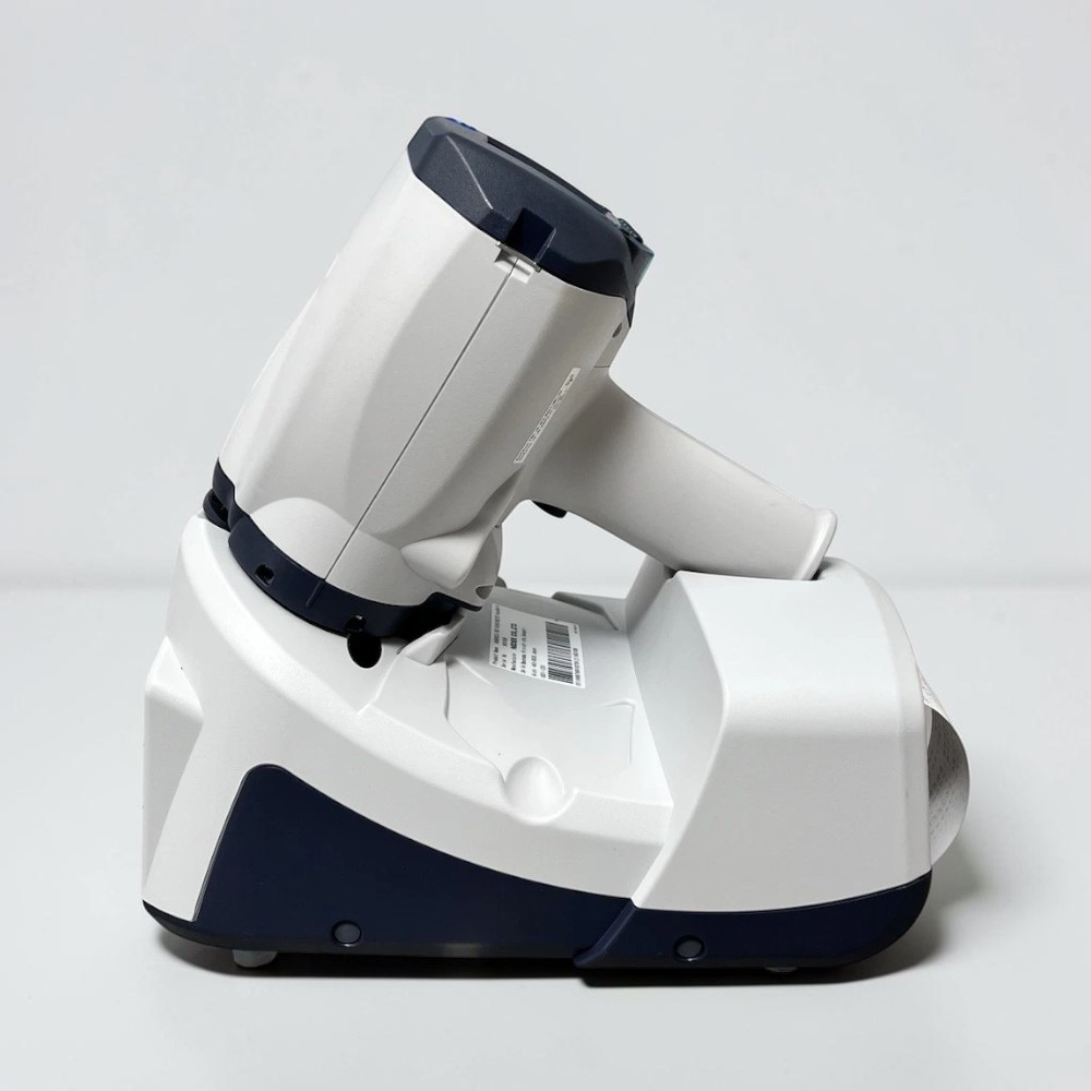 Nidek HandyRef-K Handheld/ Portable Ref/Keratometer with Station, Carrying Case - Used 7 Nidek HandyRef-K Handheld/ Portable Ref/Keratometer with Station, Carrying Case - Used - Image 7