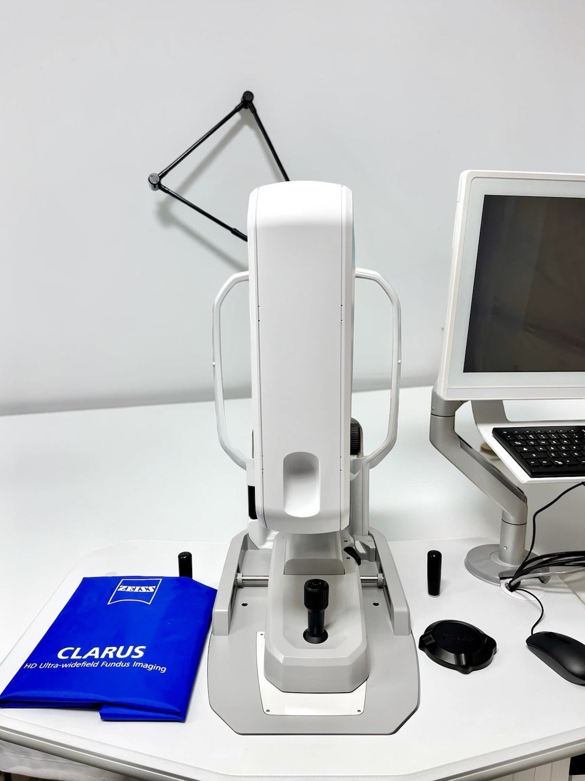 Carl Zeiss Clarus 500 Ultra-Widefield Fundus Camera w/ Windows 10 & FAF - Used 3 Carl Zeiss Clarus 500 Ultra-Widefield Fundus Camera w/ Windows 10 & FAF - Used - Image 3