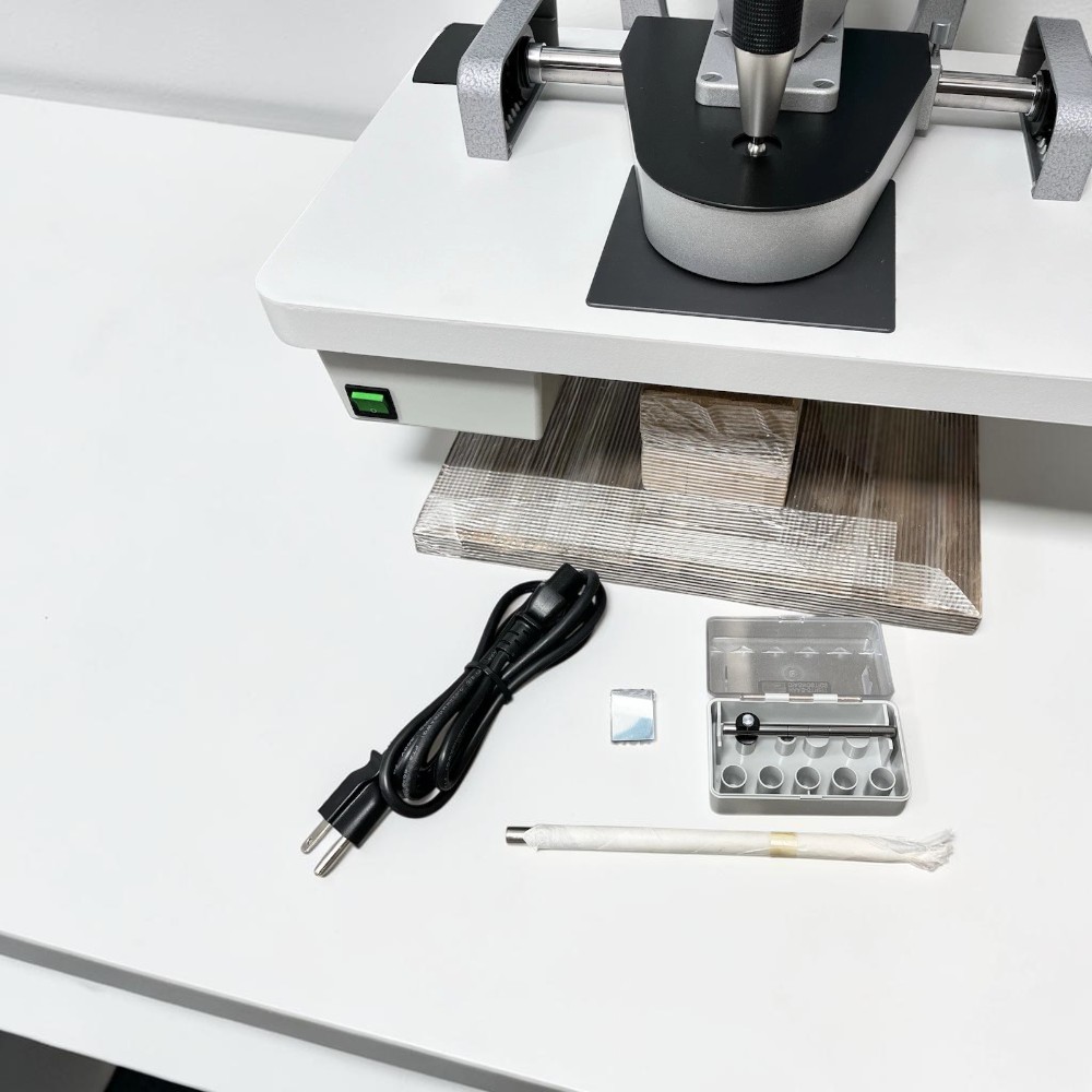 Haag Streit BQ 900 LED Slit Lamp w/ Haag Streit AT 900 Tonometer - Used 3 Haag Streit BQ 900 LED Slit Lamp w/ Haag Streit AT 900 Tonometer - Used - Image 3