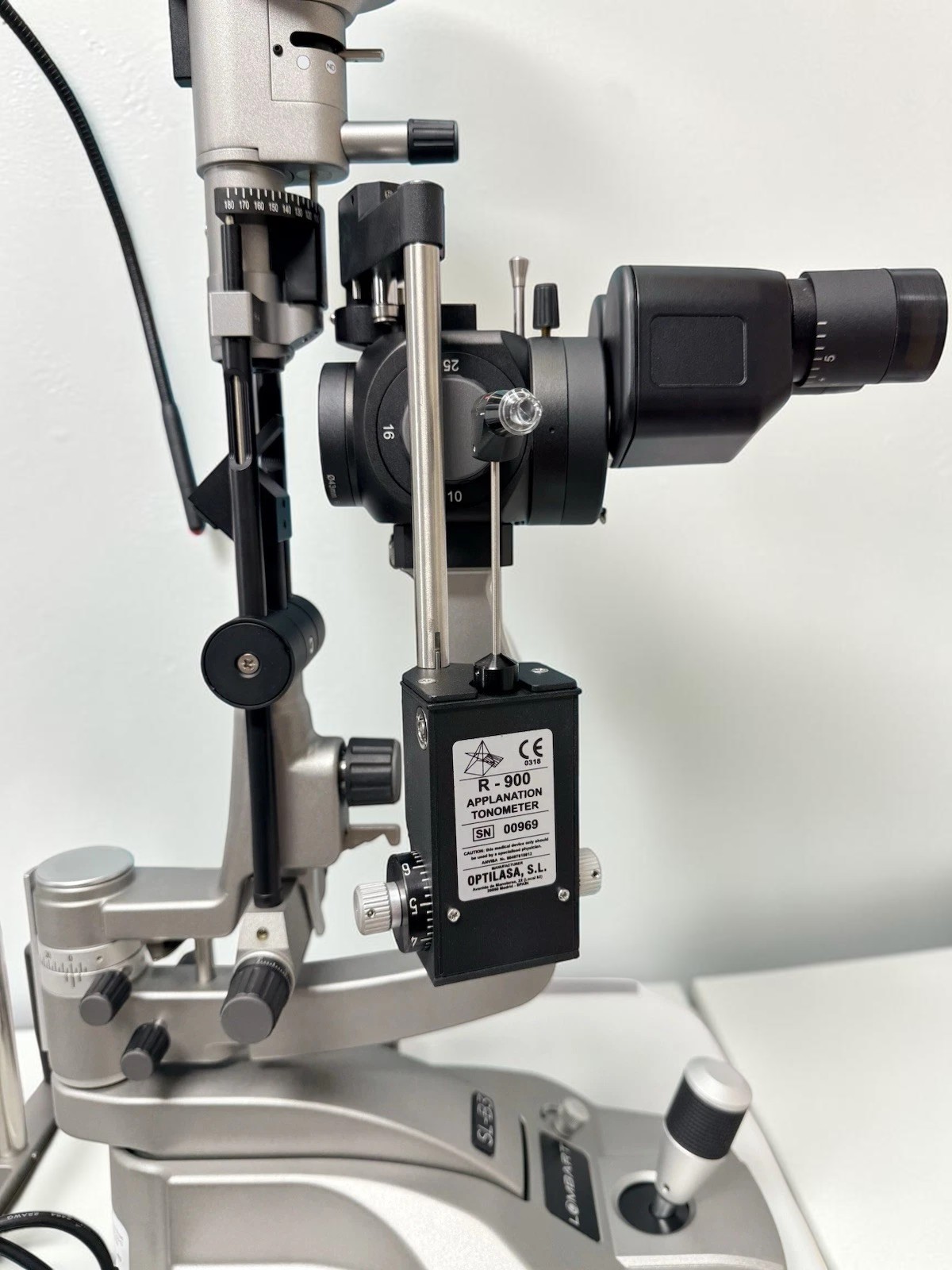 Lombart/ Keeler SL-B3 Slit Lamp with Optilasa R-900 Applanation Tonometer 7 Lombart/ Keeler SL-B3 Slit Lamp with Optilasa R-900 Applanation Tonometer - Image 7