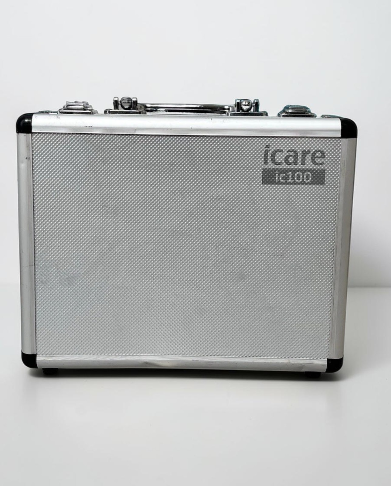 iCare ic100 Tonometer w/ Carrying Case - Used 7 iCare ic100 Tonometer w/ Carrying Case - Used - Image 7