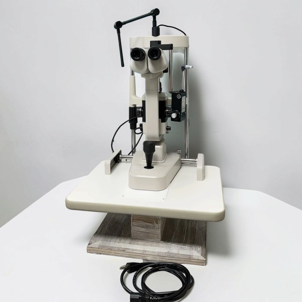 Topcon SL-2G Slit Lamp w/ Optilasa Tonometer - Used 1 Topcon SL-2G Slit Lamp w/ Optilasa Tonometer - Used